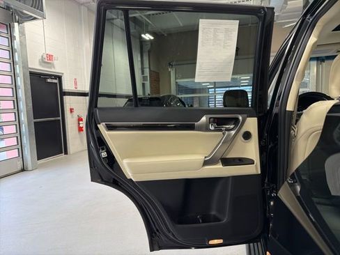 Used 2023 Lexus GX 460 Premium w/ Premium Plus Package image 27
