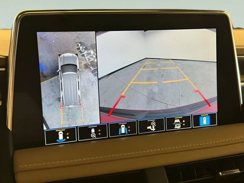 Certified 2021 Chevrolet Tahoe Premier w/ Premium Package image 43