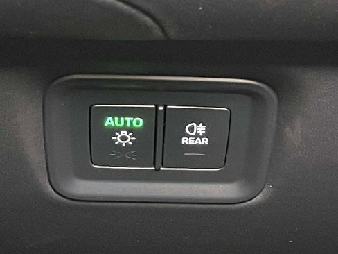 Used 2026 Porsche Cayenne GTS image 38