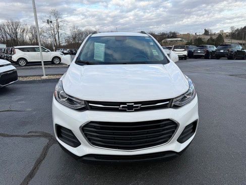 Certified 2021 Chevrolet Trax LT w/ Sport Edition image 2