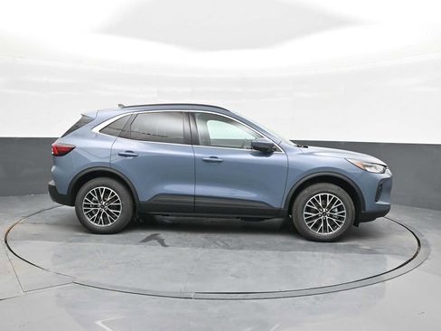 New 2026 Ford Escape SE image 8