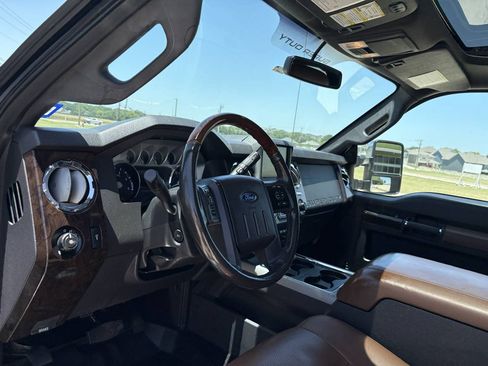Used 2016 Ford F250 Platinum w/ FX4 Off-Road Package AWD/4WD image 19