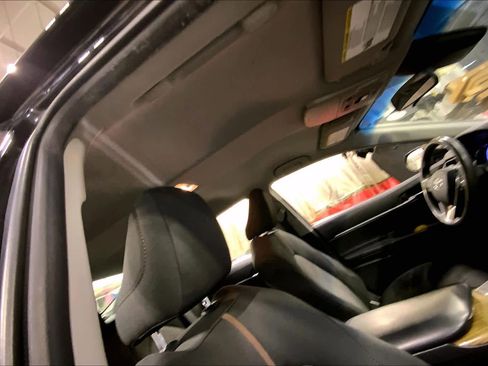 Used 2019 Toyota Camry LE image 13