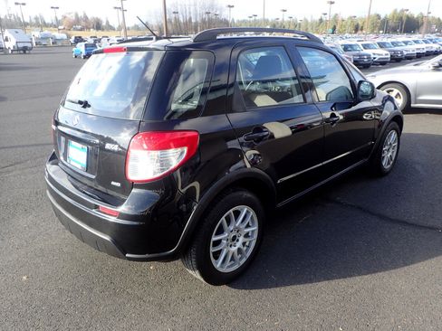 Used 2012 Suzuki SX4 AWD Hatchback image 5