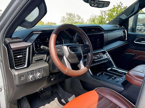 Used 2024 GMC Sierra 2500 Denali Ultimate image 14