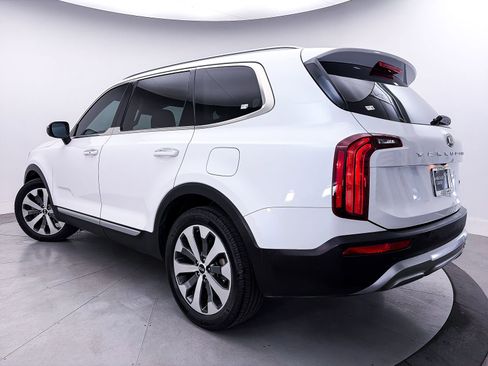 Used 2020 Kia Telluride S FWD image 2