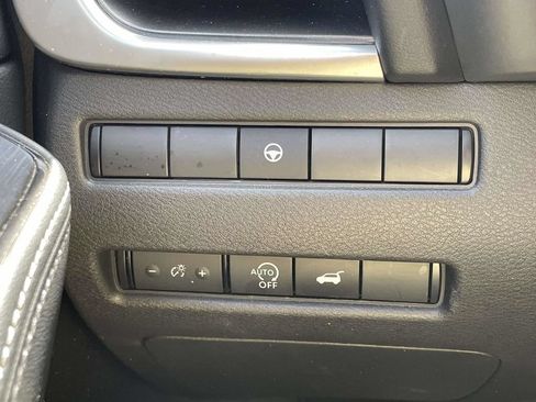 Used 2025 Nissan Rogue SV w/ SV Premium Package FWD image 29