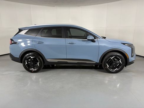 New 2026 Kia Sportage EX AWD/4WD image 9