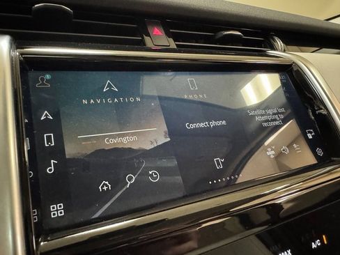 Used 2022 Land Rover Discovery Sport SE image 15