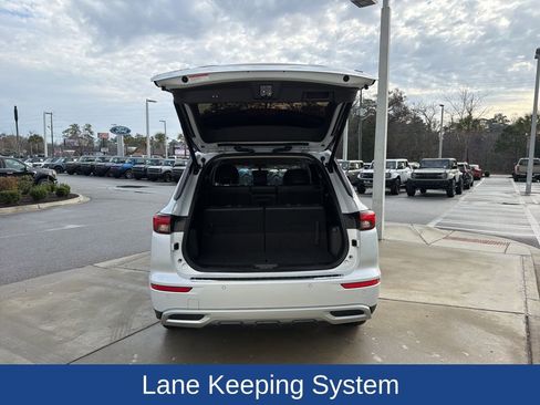 Used 2022 Mitsubishi Outlander SE image 7