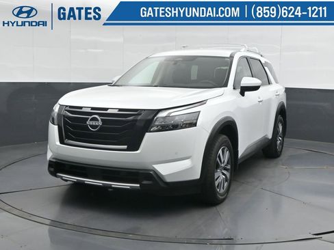 Used 2025 Nissan Pathfinder SL w/ Black Appearance Package AWD/4WD image 6
