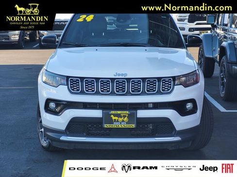 Used 2024 Jeep Compass Limited AWD/4WD image 2