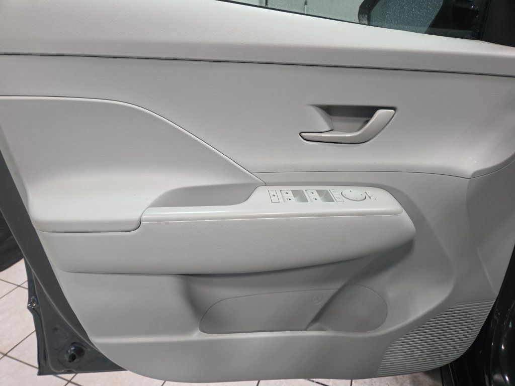 Used 2025 Hyundai Kona SEL AWD/4WD image 29