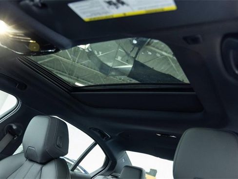 New 2026 BMW i5 eDrive40 image 16