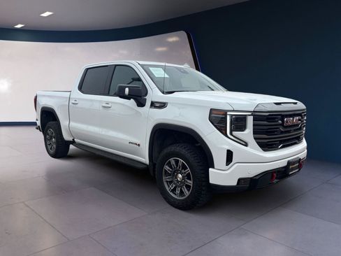 Used 2024 GMC Sierra 1500 AT4 w/ Technology Package AWD/4WD image 7