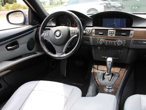 Used 2013 BMW 335i Convertible RWD image 17