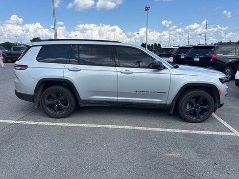 Used 2023 Jeep Grand Cherokee L Altitude AWD/4WD image 6
