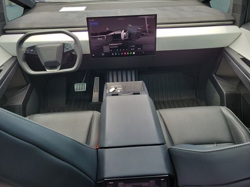 Used 2024 Tesla Cybertruck Cyberbeast AWD/4WD image 14