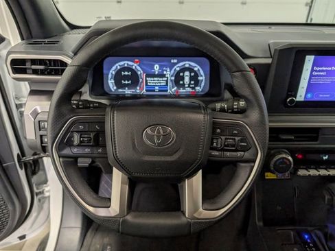 Used 2025 Toyota 4Runner TRD Off-Road AWD/4WD image 16