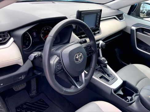 Used 2021 Toyota RAV4 XLE Premium FWD image 18