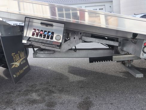 Used 2023 Ford F550 4x4 Regular Cab Super Duty image 13