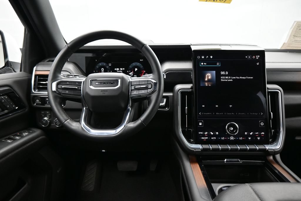 Used 2025 GMC Yukon Denali AWD/4WD image 15
