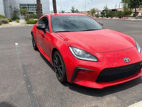 Used 2023 Toyota GR86 Premium w/ ALL Weather Mat Package (TMS) RWD image 2