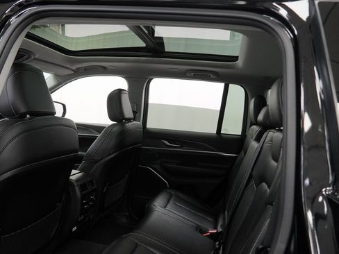 Used 2023 Jeep Grand Cherokee 4WD 4xe image 21