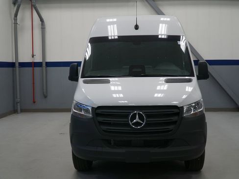 New 2025 Mercedes-Benz Sprinter 2500 image 2