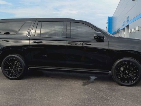 Certified 2023 Chevrolet Suburban High Country image 9