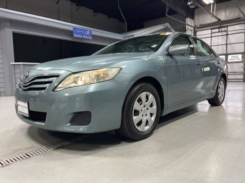 Used 2010 Toyota Camry FWD image 6