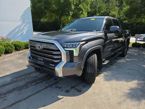 Used 2023 Toyota Tundra Limited AWD/4WD image 8