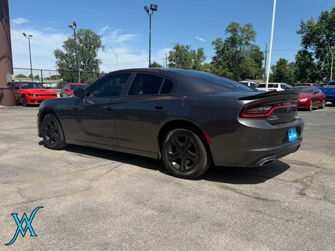 Used 2022 Dodge Charger SXT RWD image 5