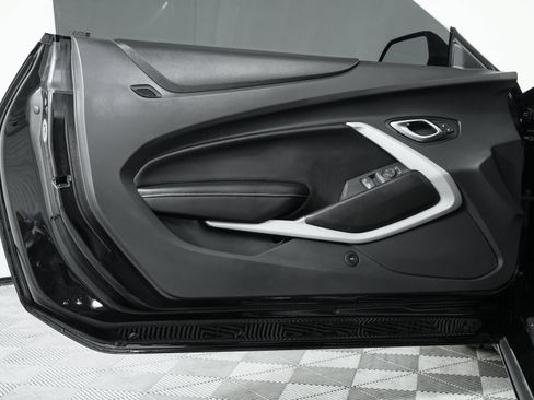 Used 2022 Chevrolet Camaro SS RWD image 65