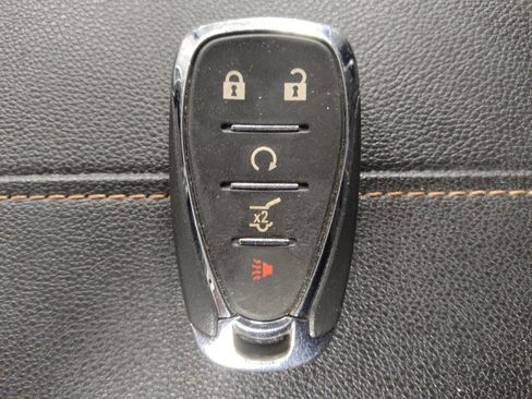 Used 2020 Chevrolet Traverse LT image 32