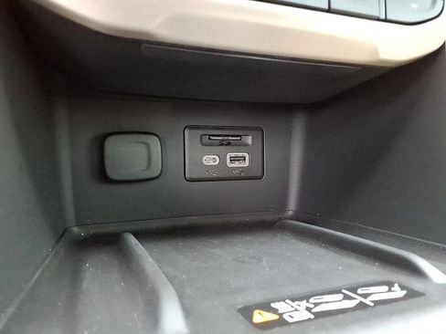 Used 2023 GMC Acadia Denali w/ Denali Ultimate Package AWD/4WD image 32