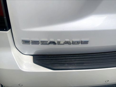 Used 2022 Cadillac Escalade Premium Luxury Platinum AWD/4WD image 32