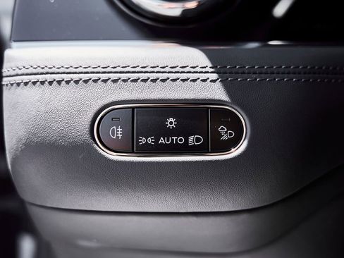Used 2024 Bentley Bentayga AWD/4WD image 52