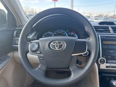 Used 2012 Toyota Camry LE image 16
