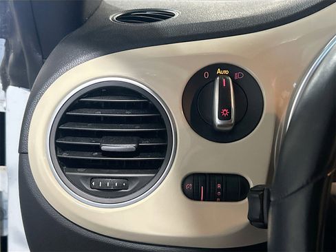 Used 2019 Volkswagen Beetle 2.0T SE image 10