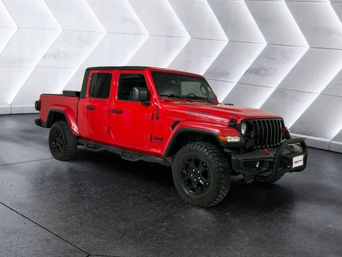 Used 2023 Jeep Gladiator Sport AWD/4WD image 1