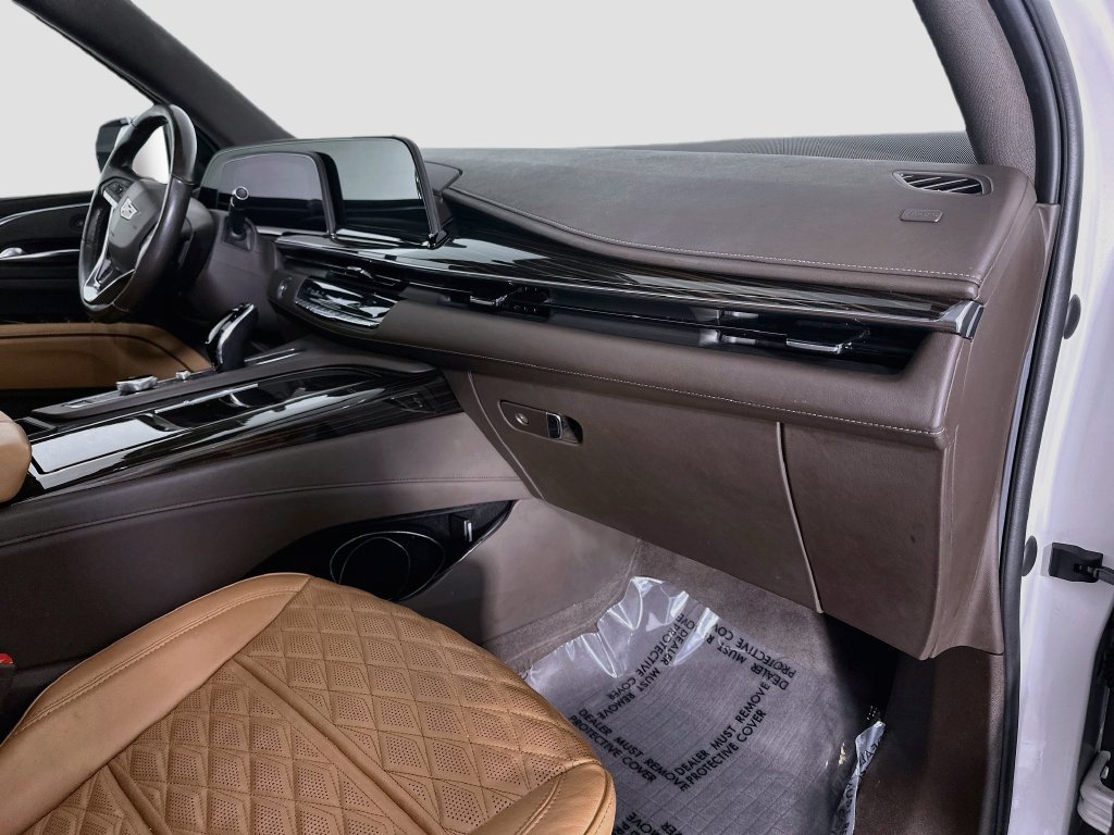 Used 2021 Cadillac Escalade Premium Luxury w/ Driver Assist Tech Package AWD/4WD image 32