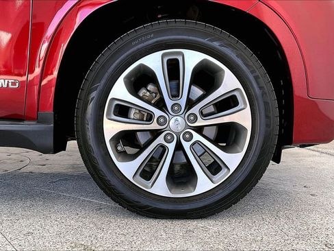 Used 2015 Kia Sorento SX image 11