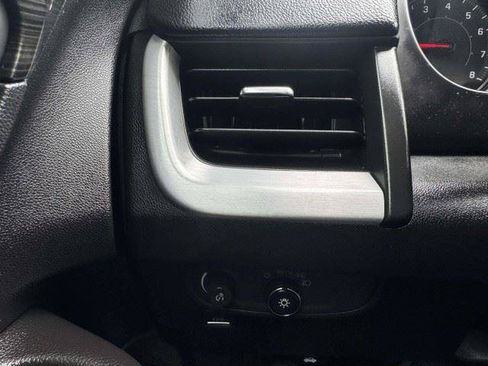Used 2022 GMC Terrain SLE w/ Driver Convenience Package FWD image 23