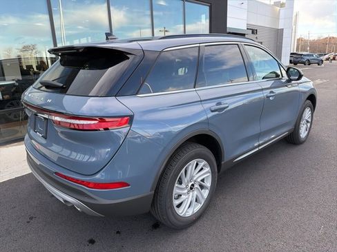 New 2026 Lincoln Corsair Premiere image 3