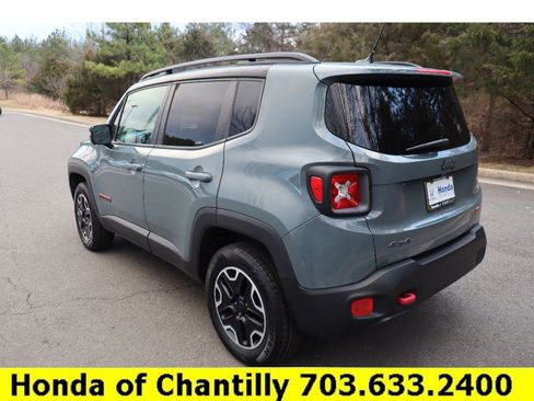 Used 2016 Jeep Renegade Trailhawk w/ Premium Trailhawk Package image 5