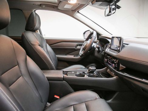 Used 2022 Nissan Rogue SL FWD image 17