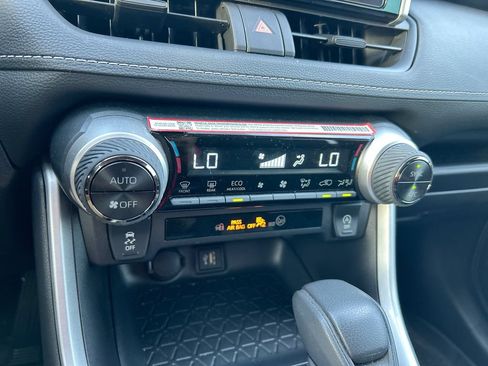 Used 2025 Toyota RAV4 XLE FWD image 26