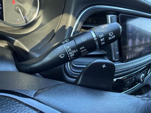 Used 2024 Buick Enclave Avenir w/ Avenir Technology Package image 15