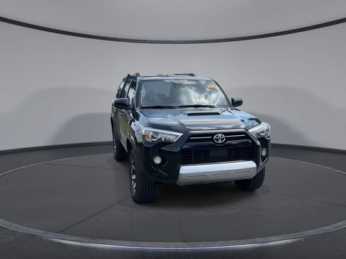 Used 2024 Toyota 4Runner TRD Off-Road AWD/4WD image 3